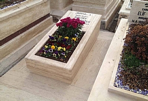 Traverten Çocuk Mezarı Taşı