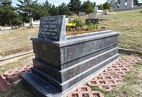 Granit-Mezar-Modelleri-Ve-Resimleri